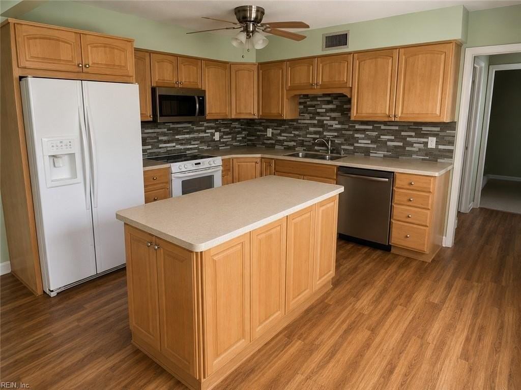 5465 Stewart Dr - Photo 2 of 14