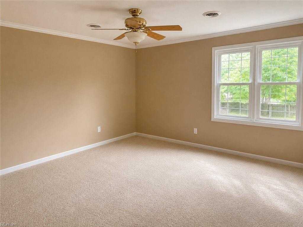 5465 Stewart Dr - Photo 7 of 14