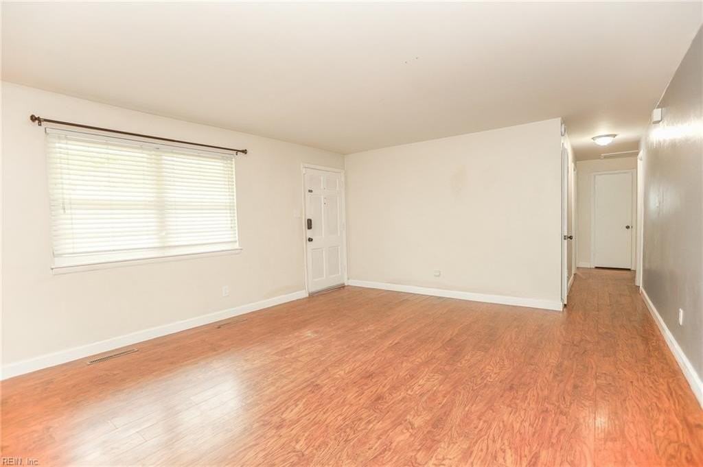 3424 Rainey Rd - Photo 5 of 29