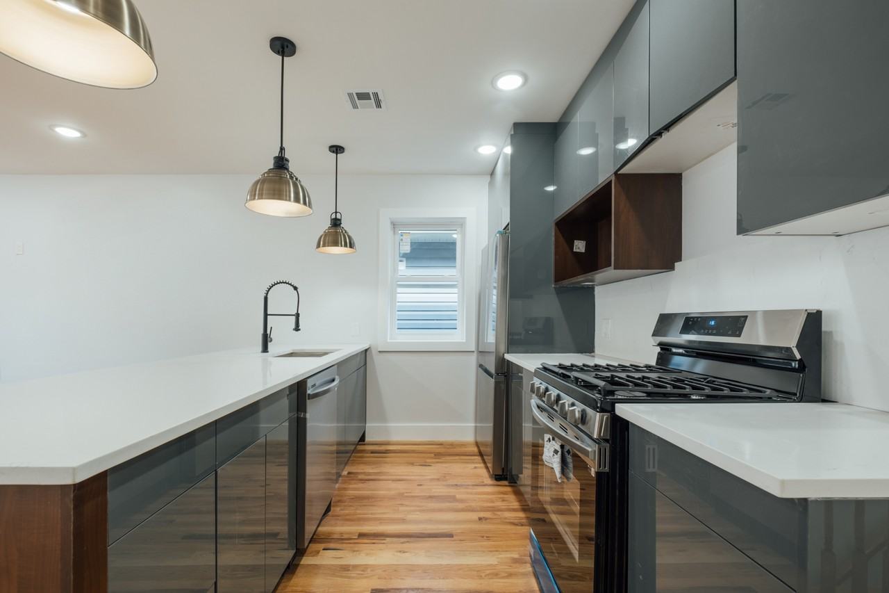 88 Hollywood Ave #2 - Photo 2 of 21