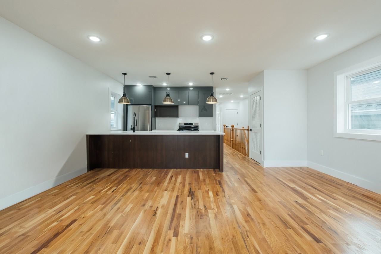 88 Hollywood Ave #2 - Photo 5 of 21