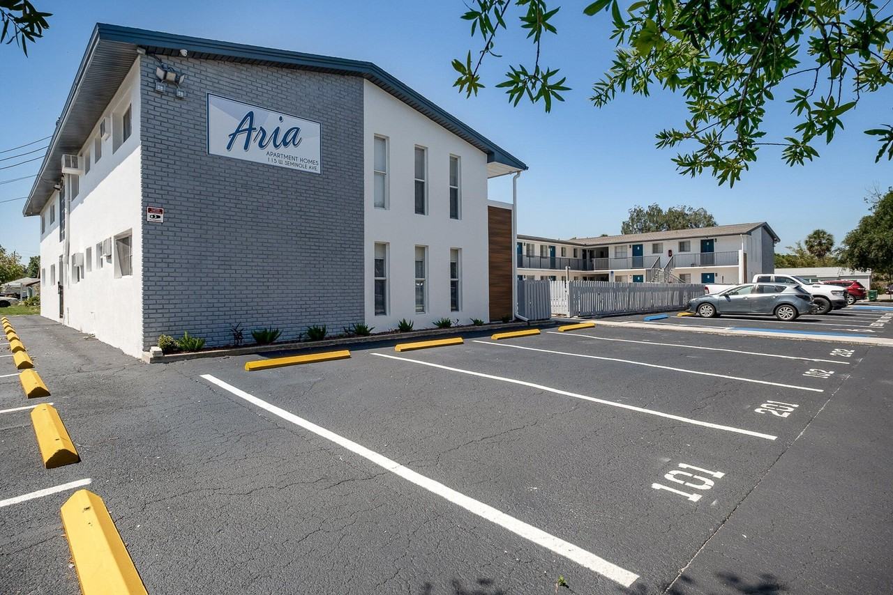 115 W Seminole Ave #204