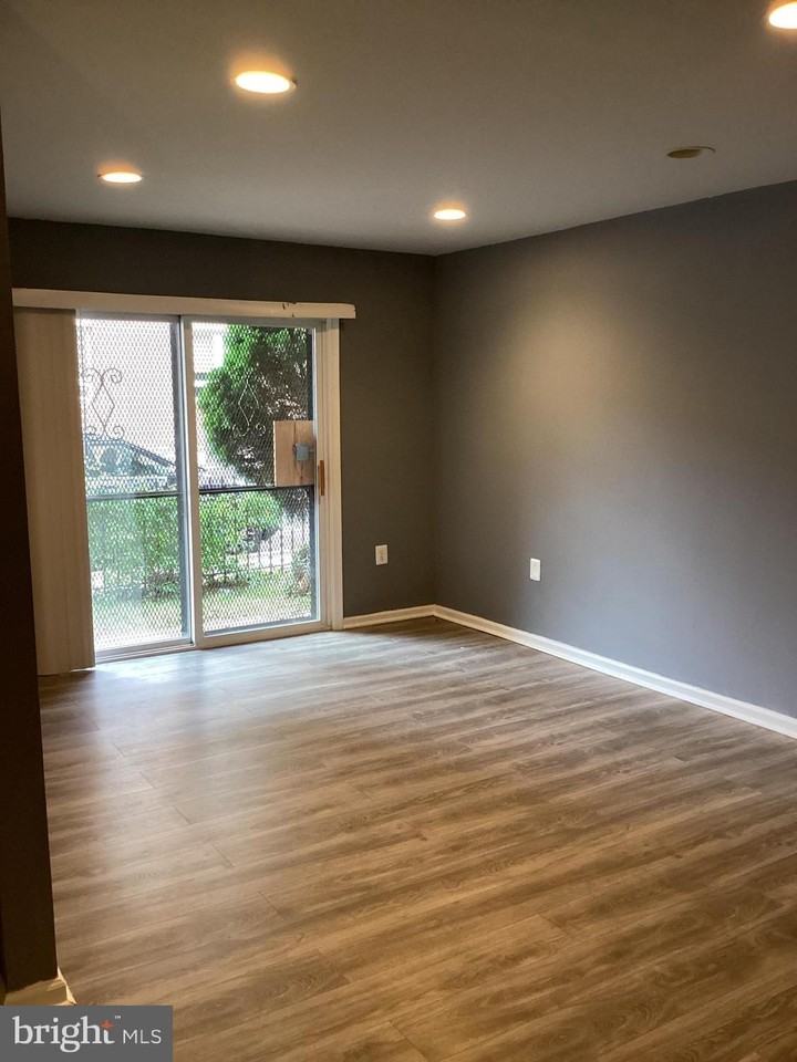 5005 D St Se #104 - Photo 3 of 16