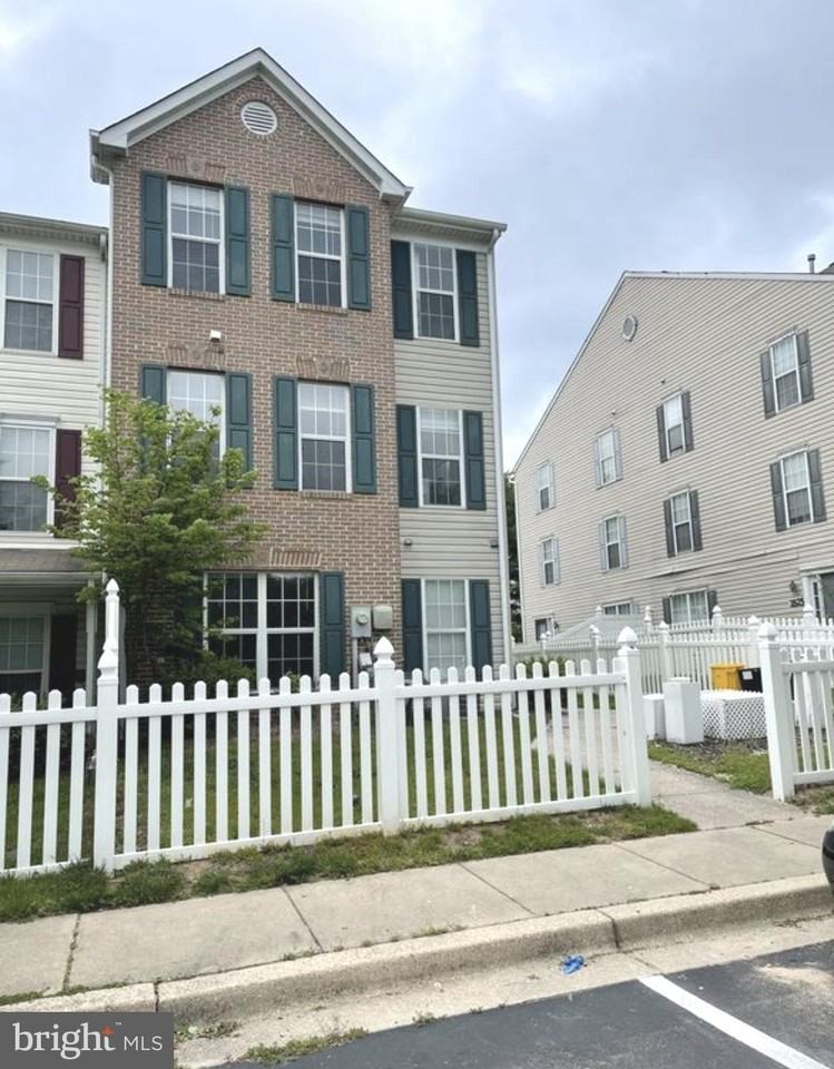 1829 Watch House Cir S - Photo 2 of 18