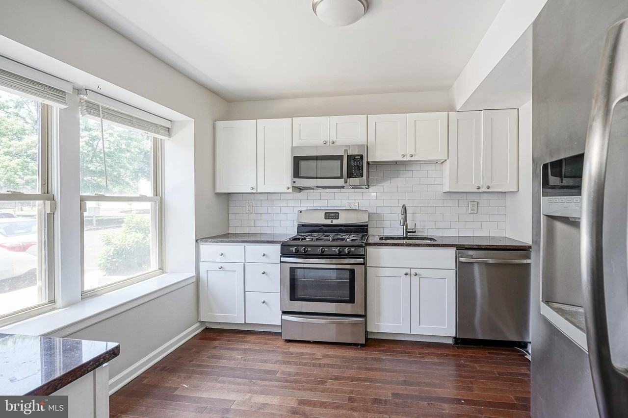 2205 Elberta Ln - Photo 4 of 26