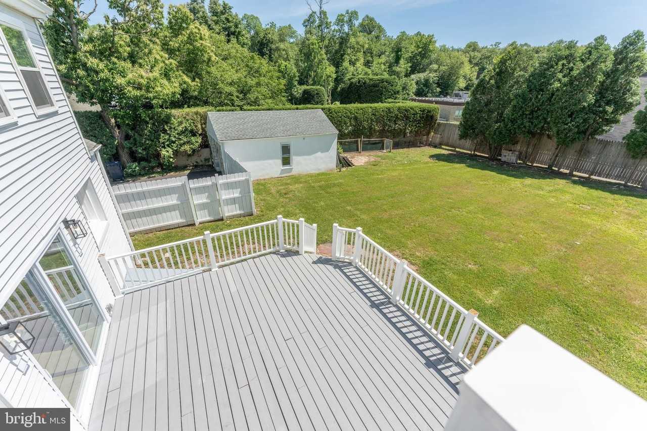 75 Reeder Ave - Photo 3 of 45