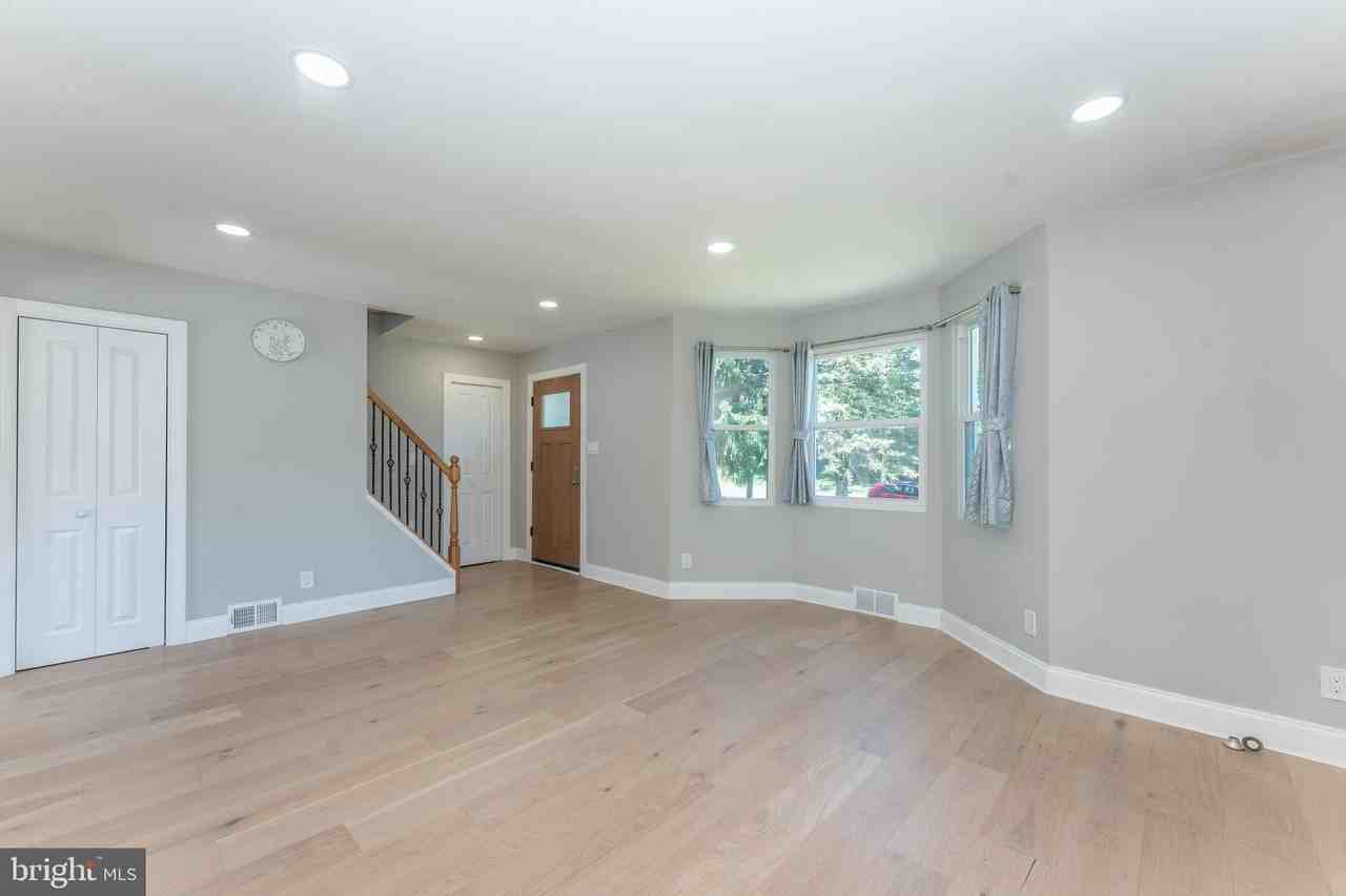 75 Reeder Ave - Photo 4 of 45