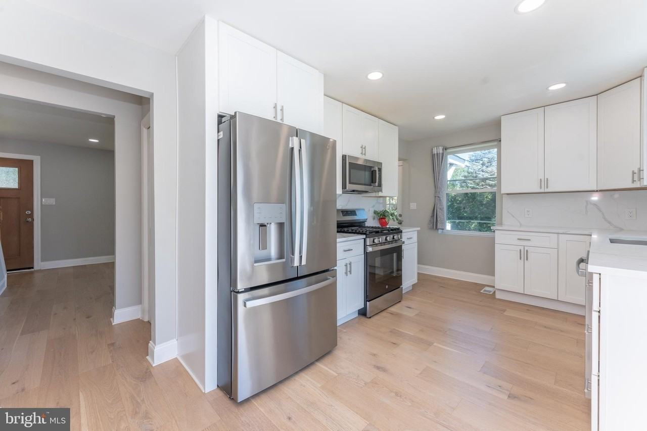 75 Reeder Ave - Photo 7 of 45