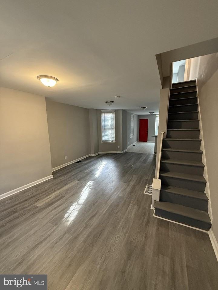 1662 S Conestoga St - Photo 2 of 17