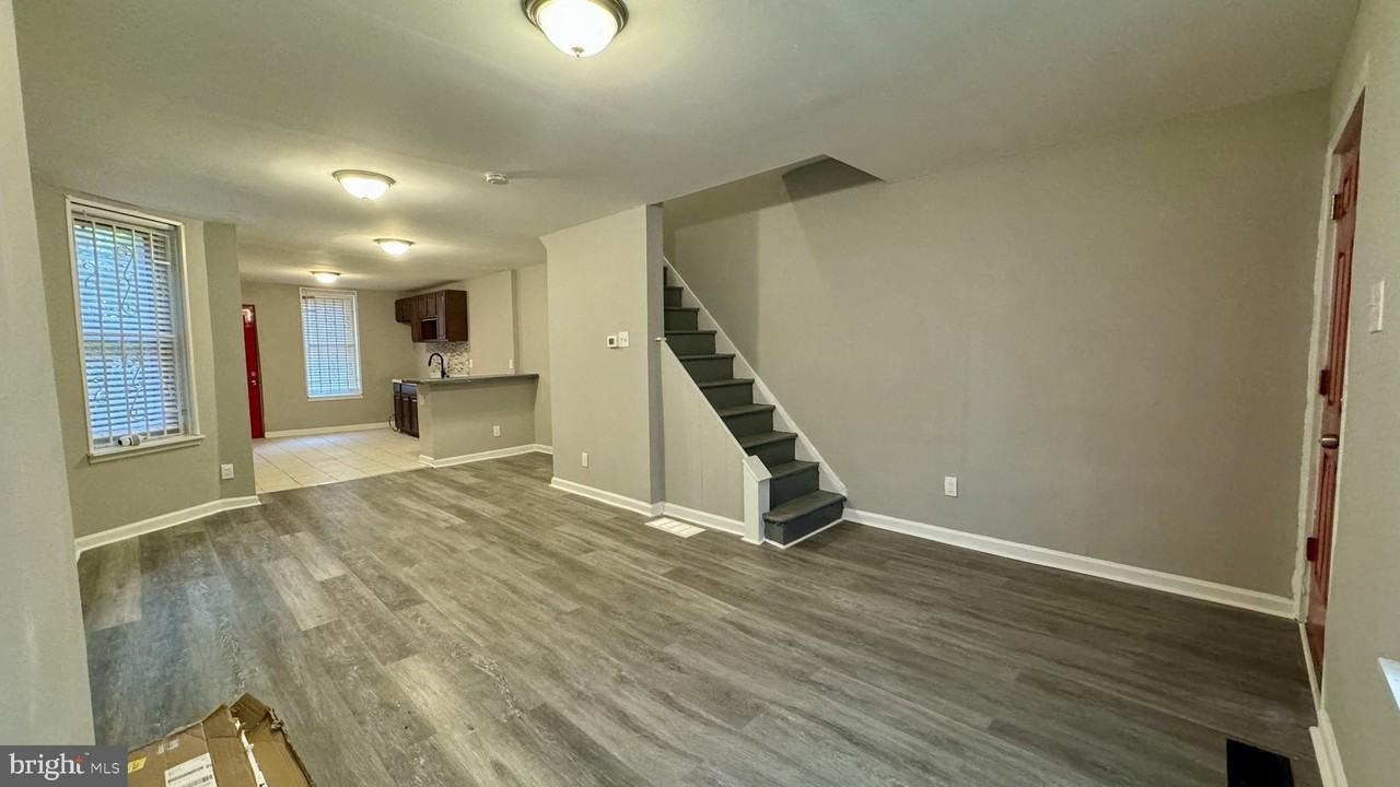 1662 S Conestoga St - Photo 4 of 17