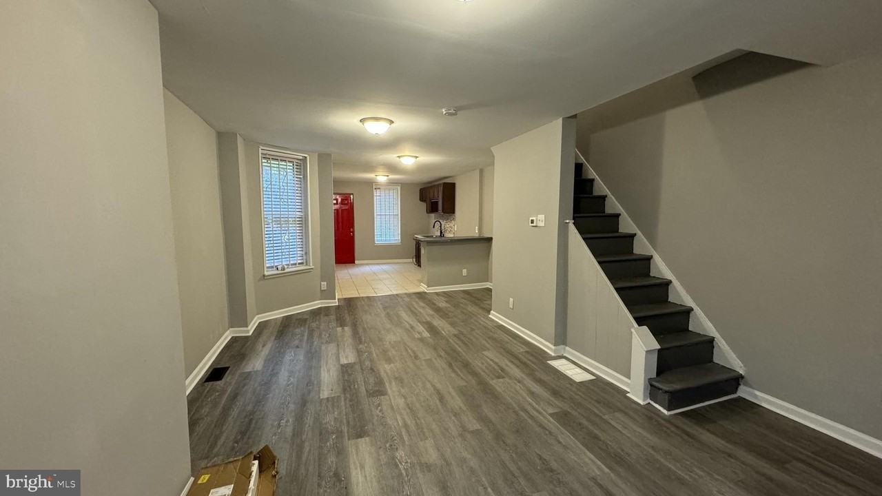 1662 S Conestoga St - Photo 5 of 17