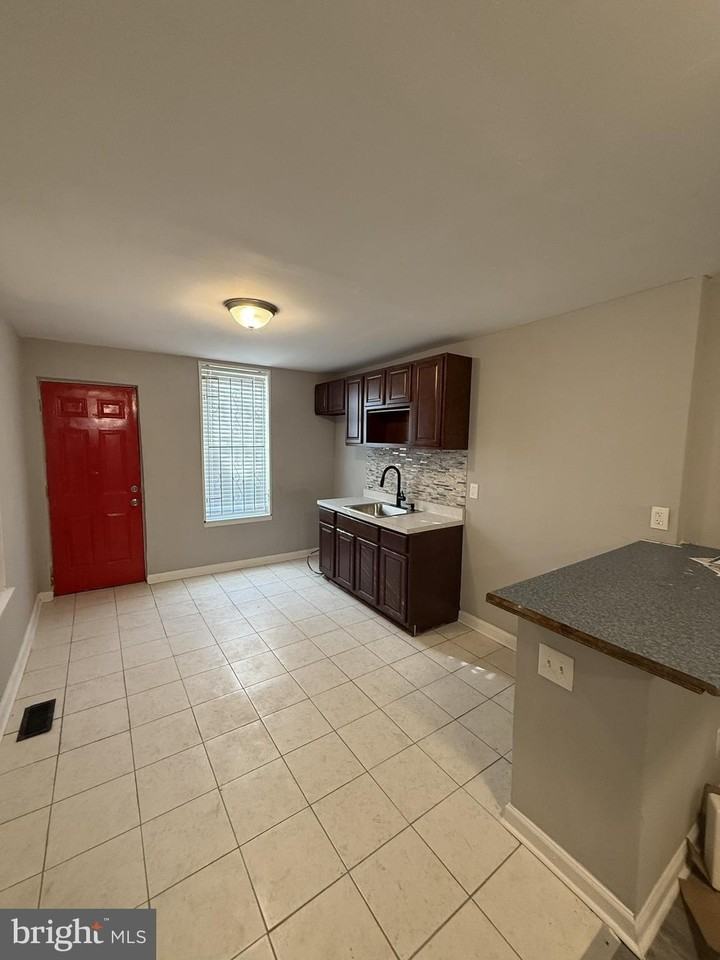 1662 S Conestoga St - Photo 6 of 17