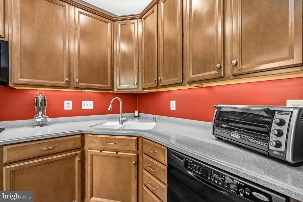 8058 Samuel Wallis St - Photo 7 of 29