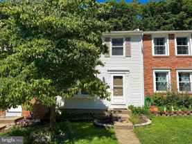 8112 Parkdale Ct - Photo 1 of 1