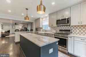 featured image of 9911 Barnsbury Ct