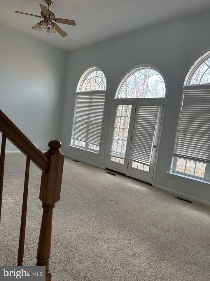 18405 SIERRA Square - Photo 4 of 10
