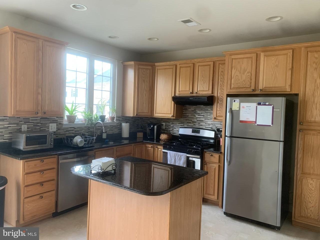 24706 Kings Canyon Sq - Photo 3 of 9