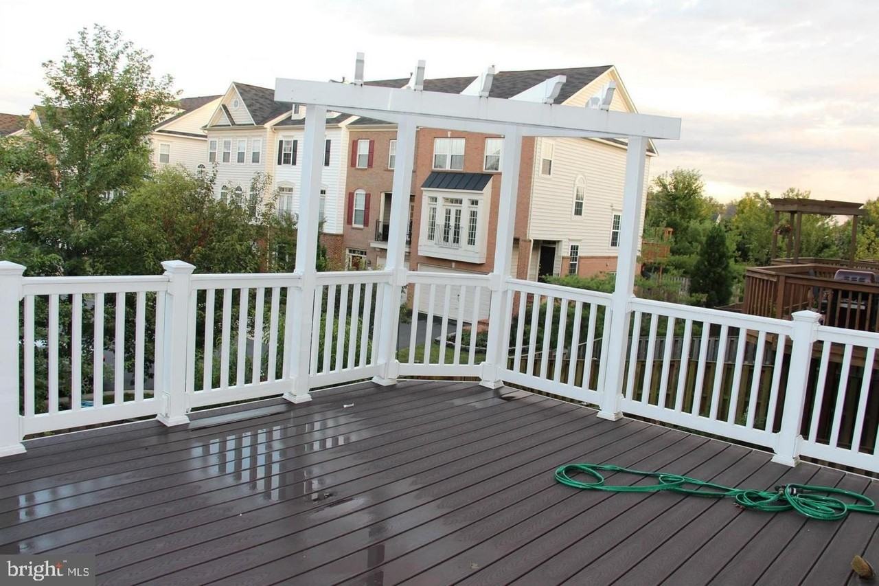 24706 Kings Canyon Sq - Photo 4 of 9