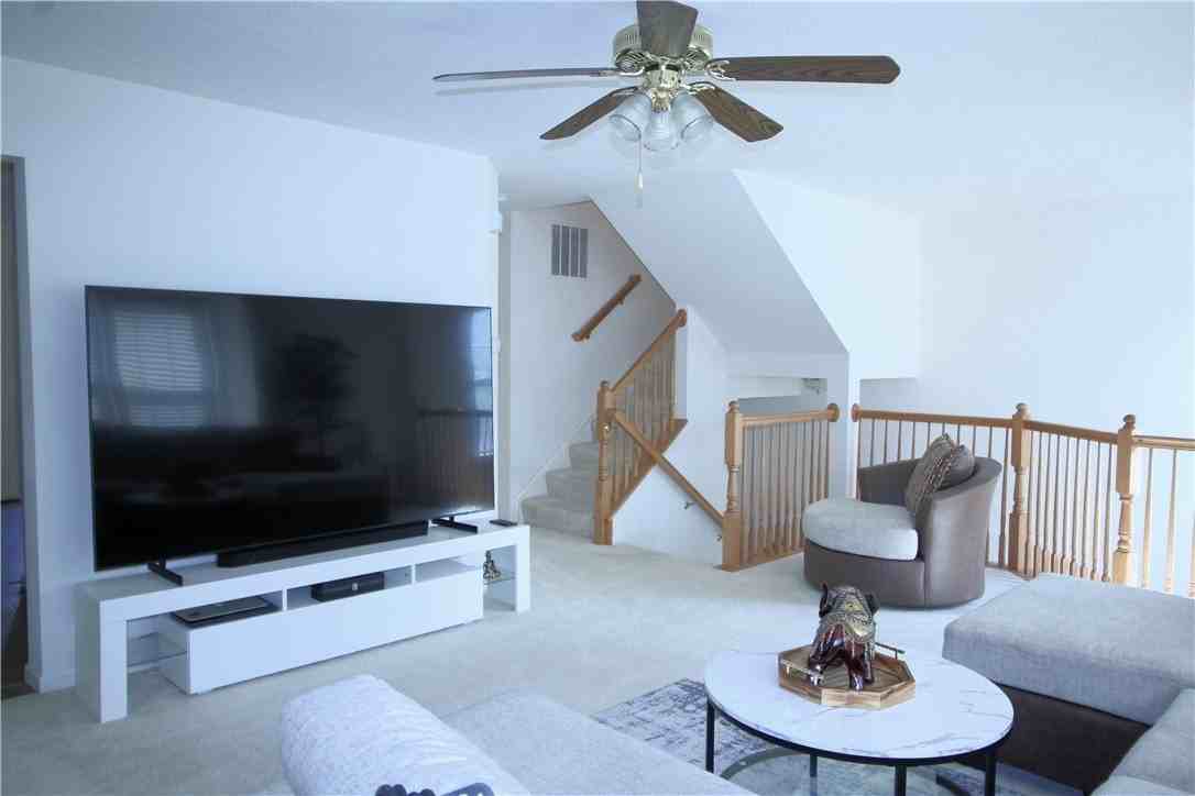 1305 Michael Dr - Photo 3 of 27
