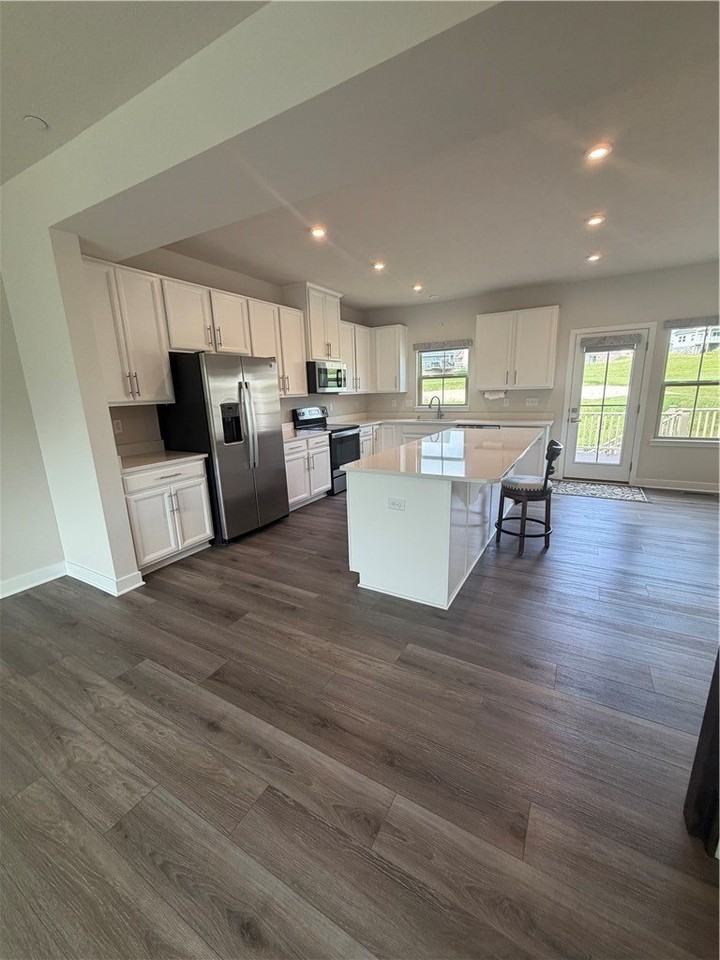 5001 Lampl Ln - Photo 5 of 25