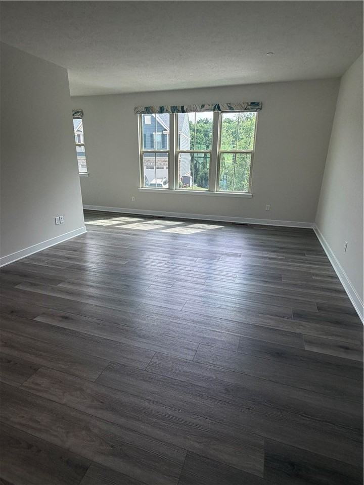 5001 Lampl Ln - Photo 6 of 25