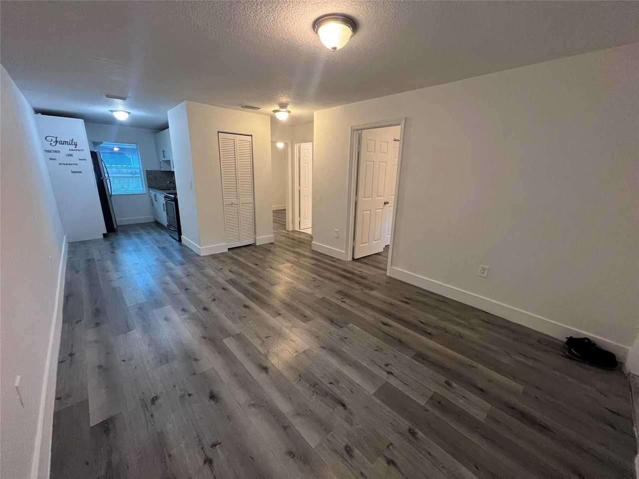 246 Nw 14th St #01 - Photo 2 of 16