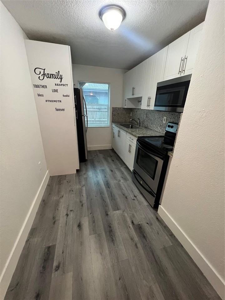 246 Nw 14th St #01 - Photo 5 of 16