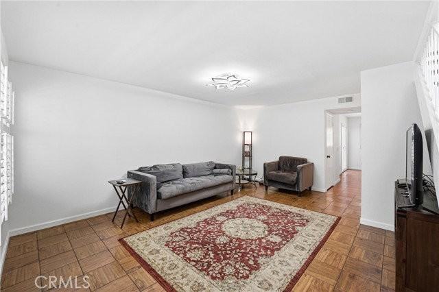 104 Oval Rd - Photo 2 of 8