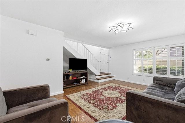 104 Oval Rd - Photo 3 of 8