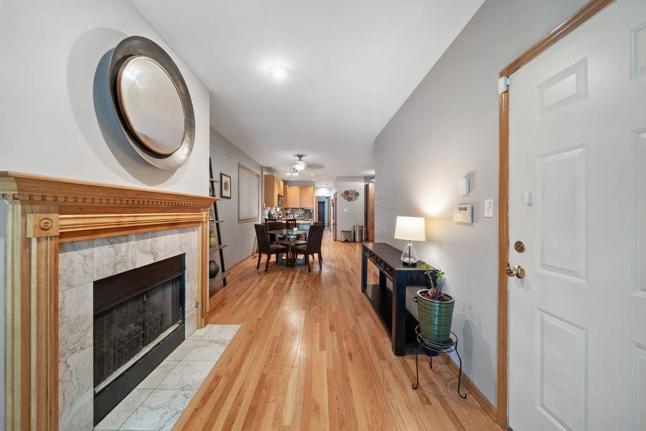 1451 W Walton St ##1 - Photo 3 of 20