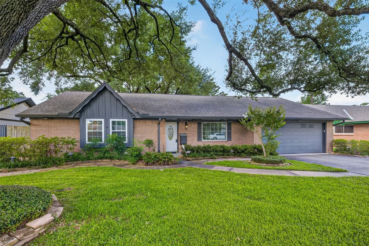 10233 Moorberry Ln