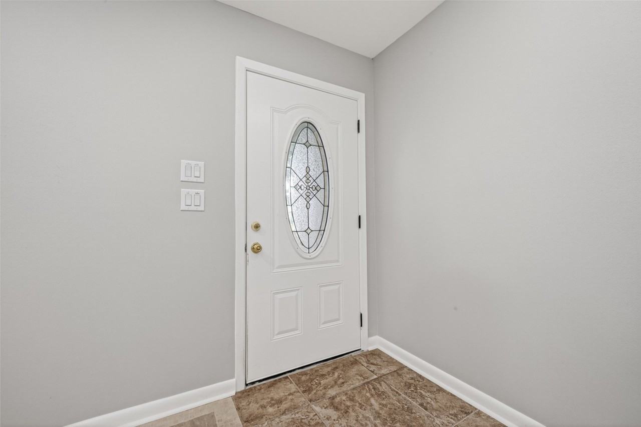 10233 Moorberry Ln - Photo 7 of 47