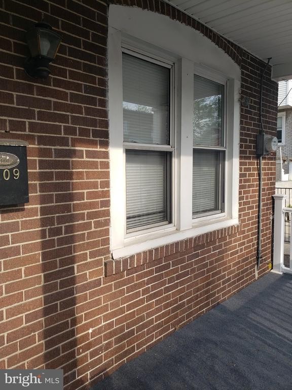 209 Cedar Ave - Photo 2 of 4