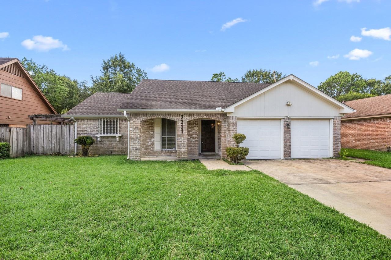 2211 Turtle Creek Dr - Photo 2 of 22