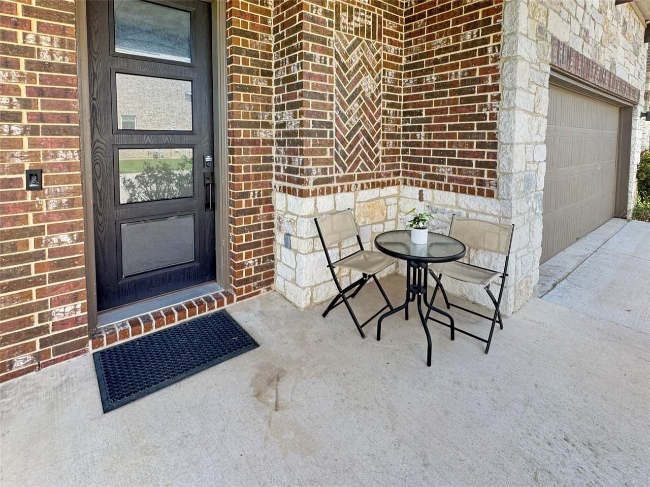 1208 Westborough Ln - Photo 5 of 39