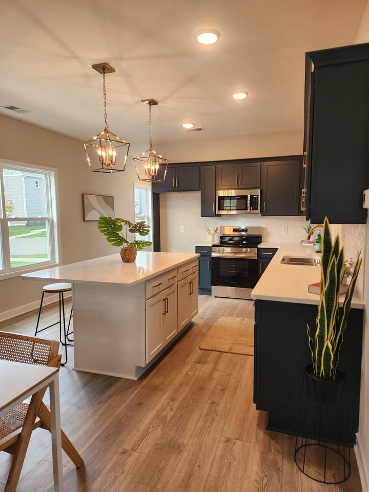 416 Queen Ln - Photo 5 of 7