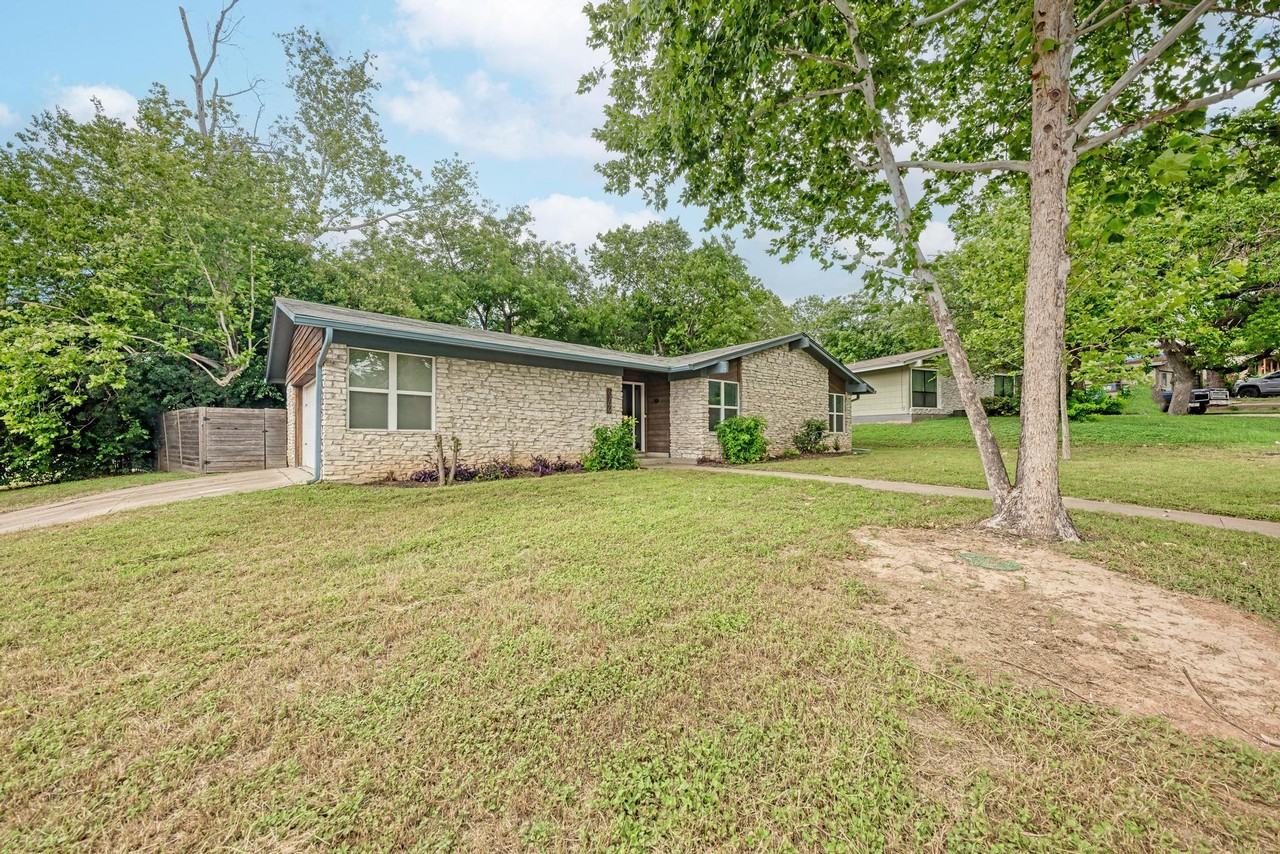 6700 Kings Pt - Photo 4 of 40
