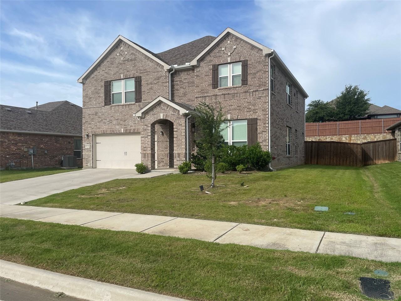 8921 Bison Creek Dr - Photo 2 of 27