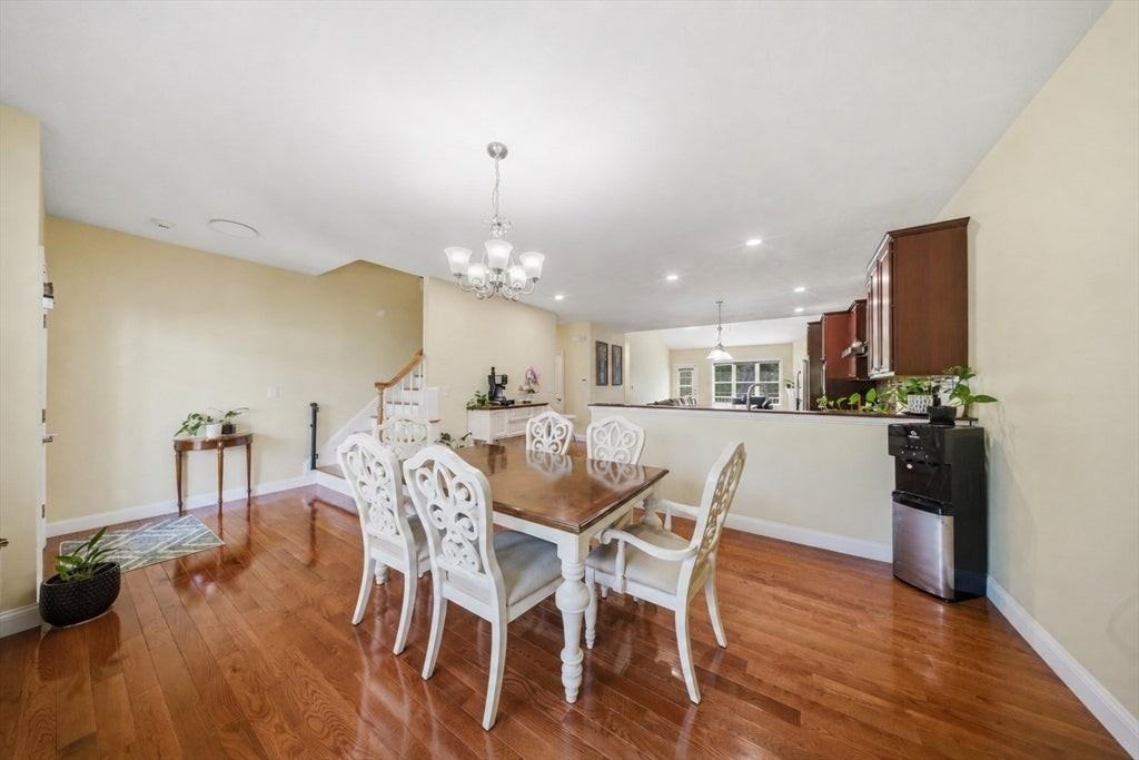 2 Williamsburg Way - Photo 4 of 30