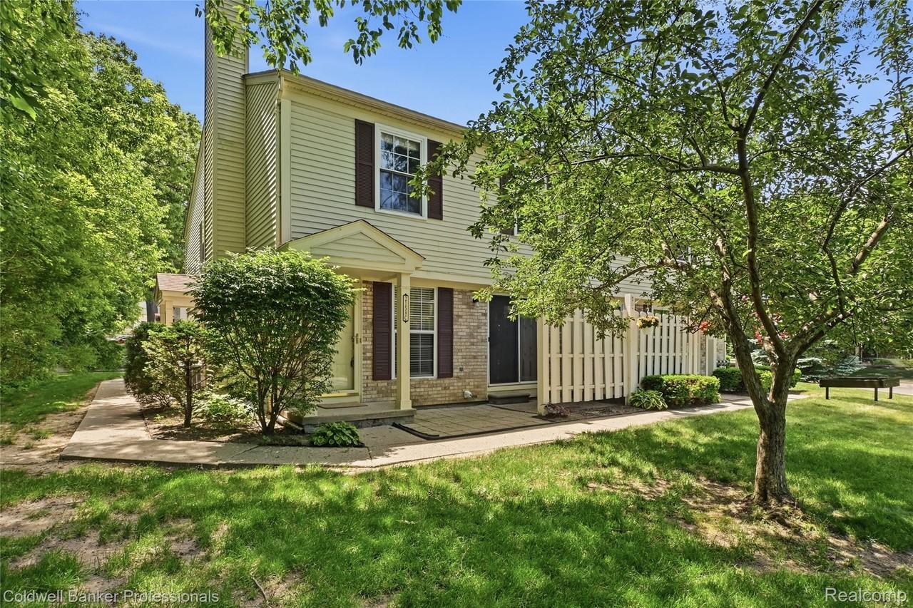 2158 Hidden Meadows Dr