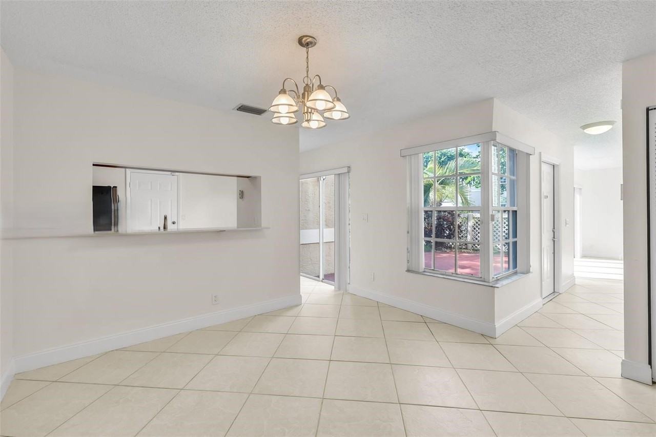 11163 Chandler Dr - Photo 5 of 8
