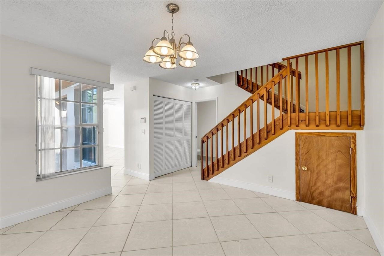11163 Chandler Dr - Photo 6 of 8