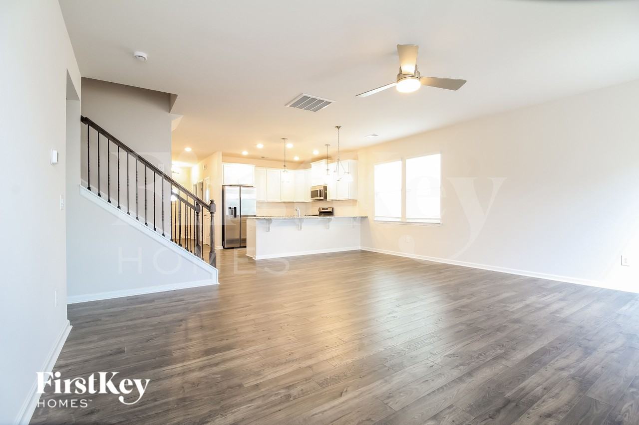 5 Ramblehurst Rd - Photo 3 of 16