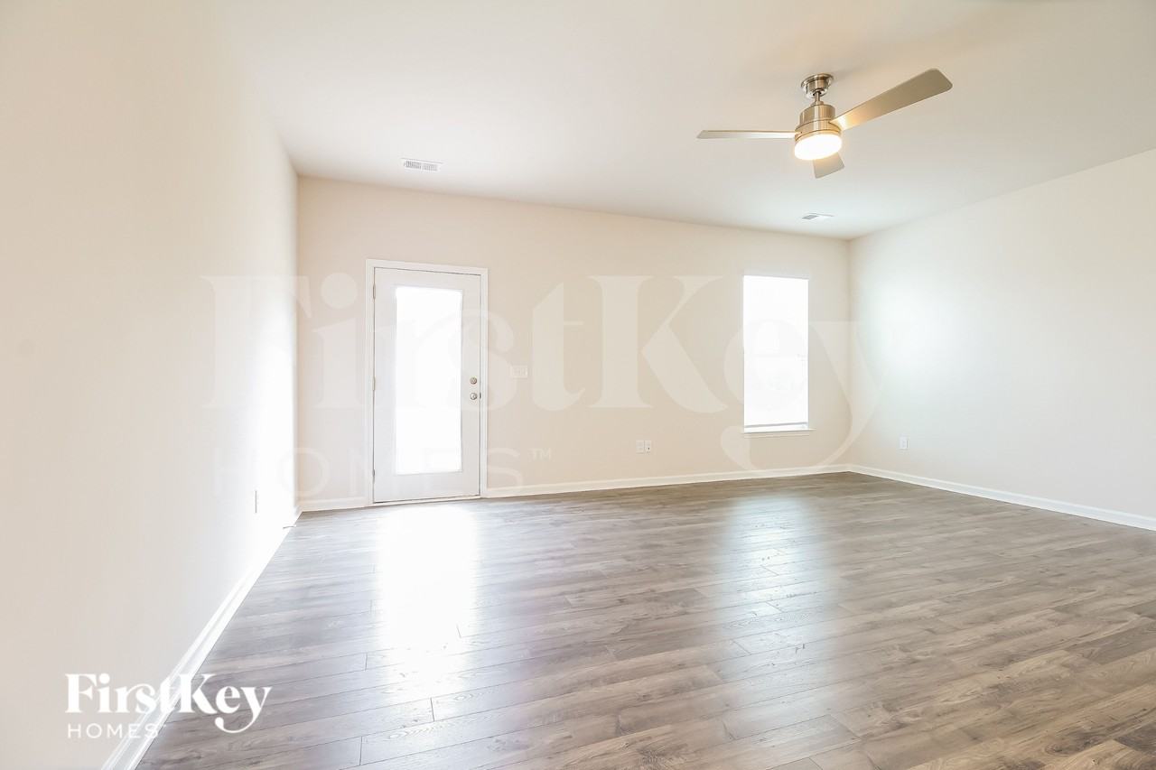 5 Ramblehurst Rd - Photo 4 of 16