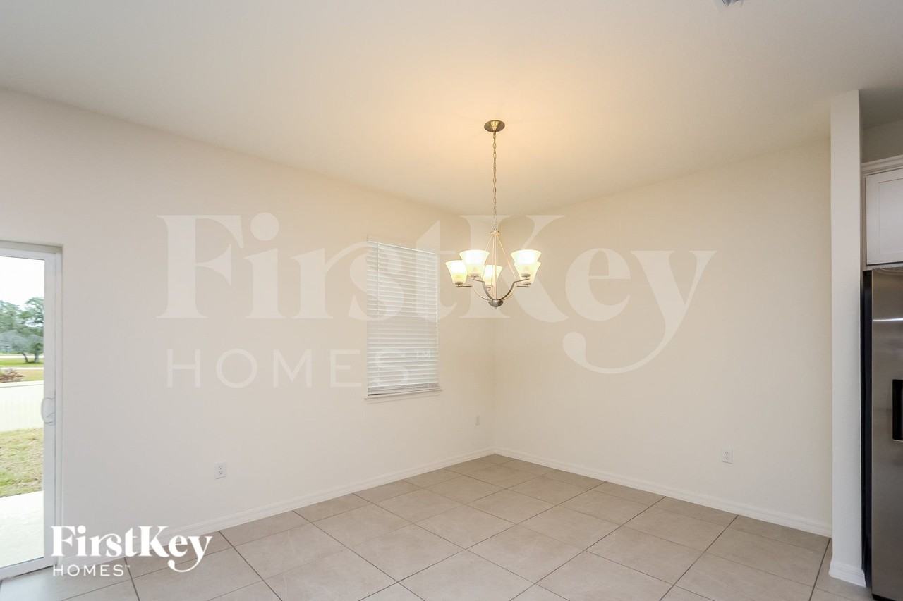 336 Corbel Ln - Photo 3 of 15