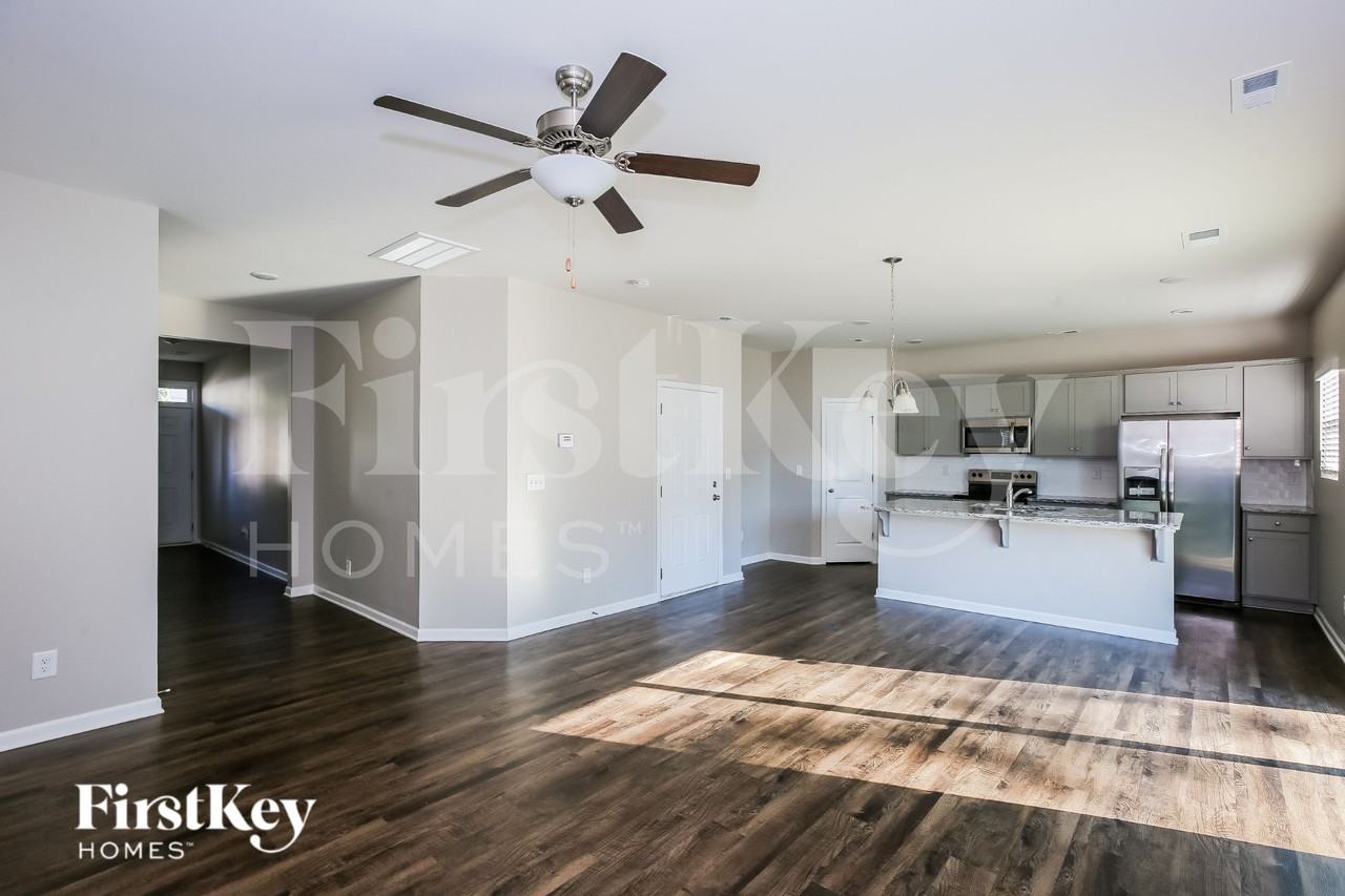 7318 Brawley Wood Ct - Photo 4 of 16