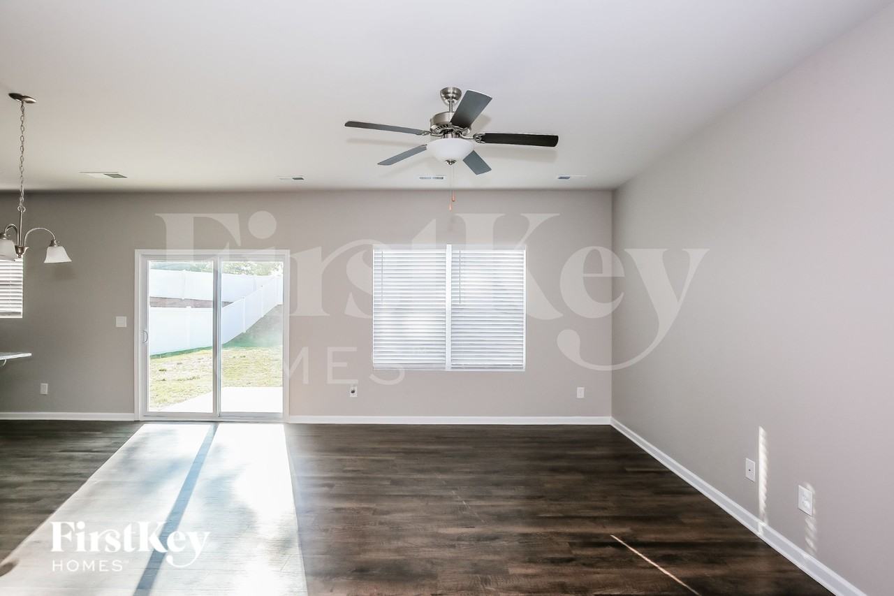 7318 Brawley Wood Ct - Photo 5 of 16