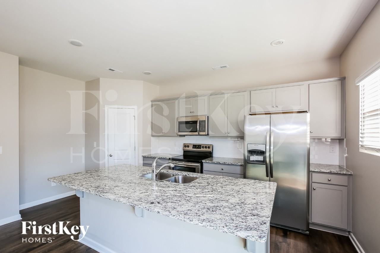 7318 Brawley Wood Ct - Photo 7 of 16