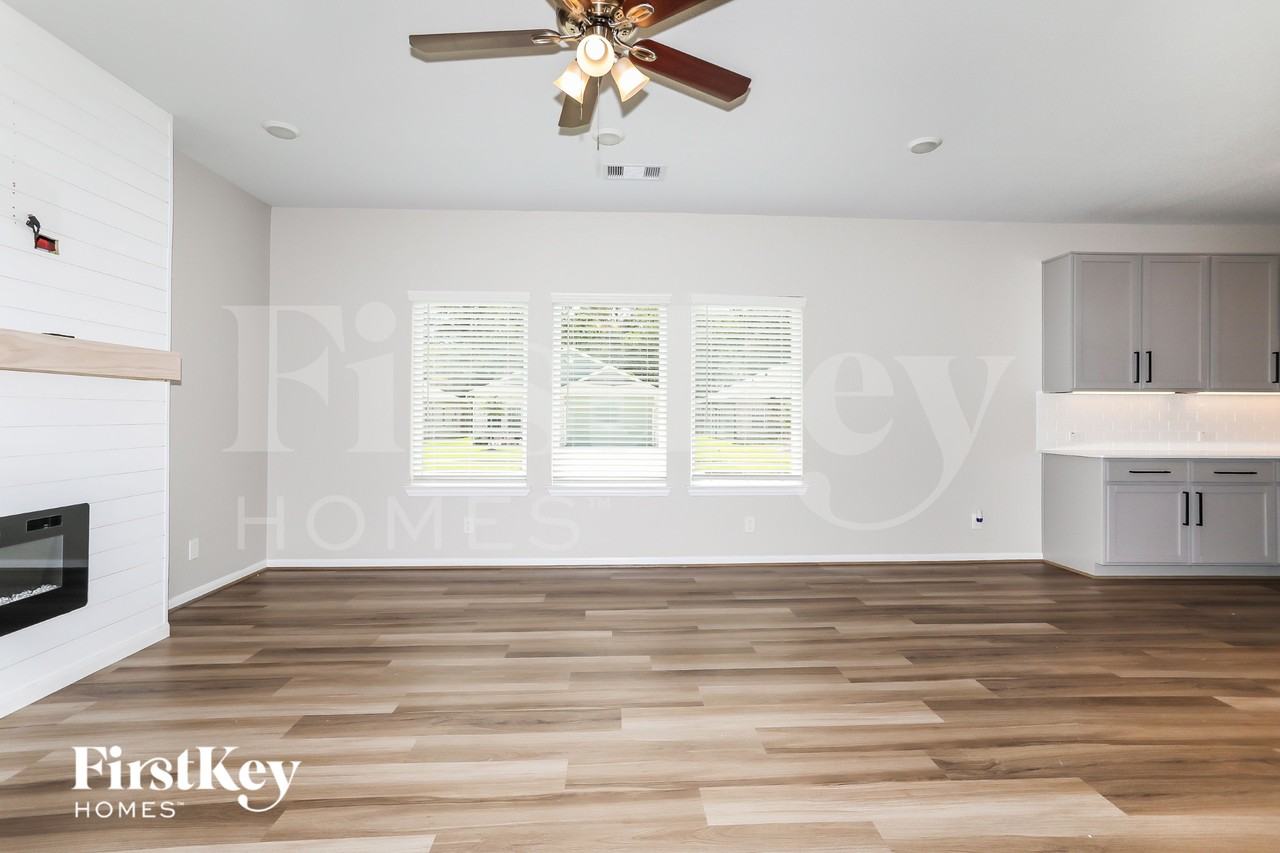 811 Steam Ridge Ln - Photo 3 of 16