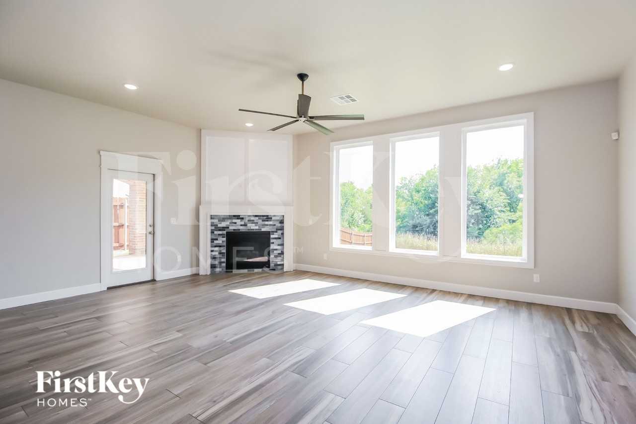 15901 Aparados Way - Photo 3 of 15